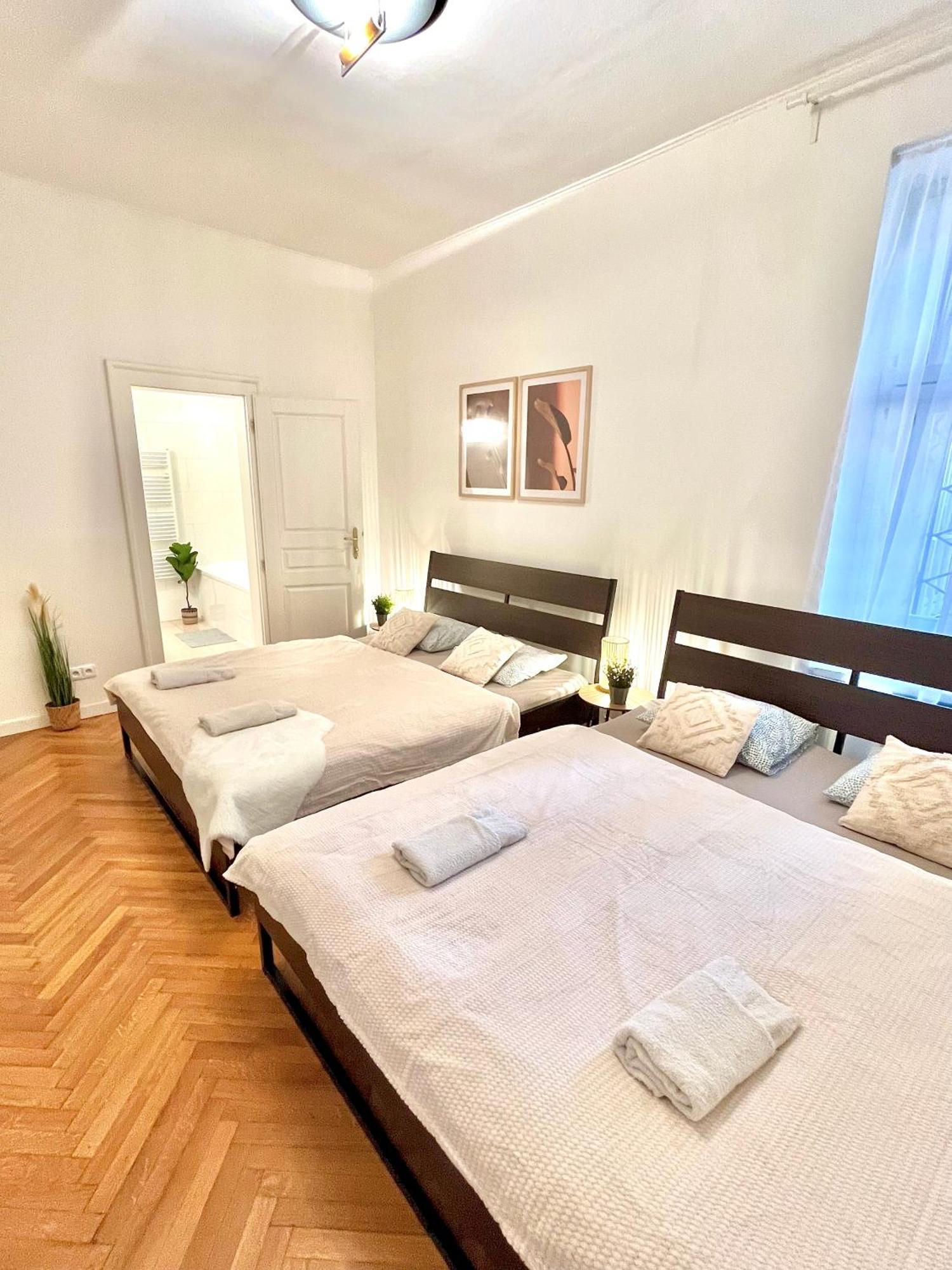 Apartment Mia - Old Town, Ac Bratislava Exterior photo
